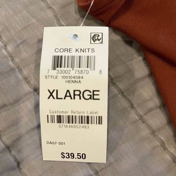 Halter Top - Picture 3 of 3